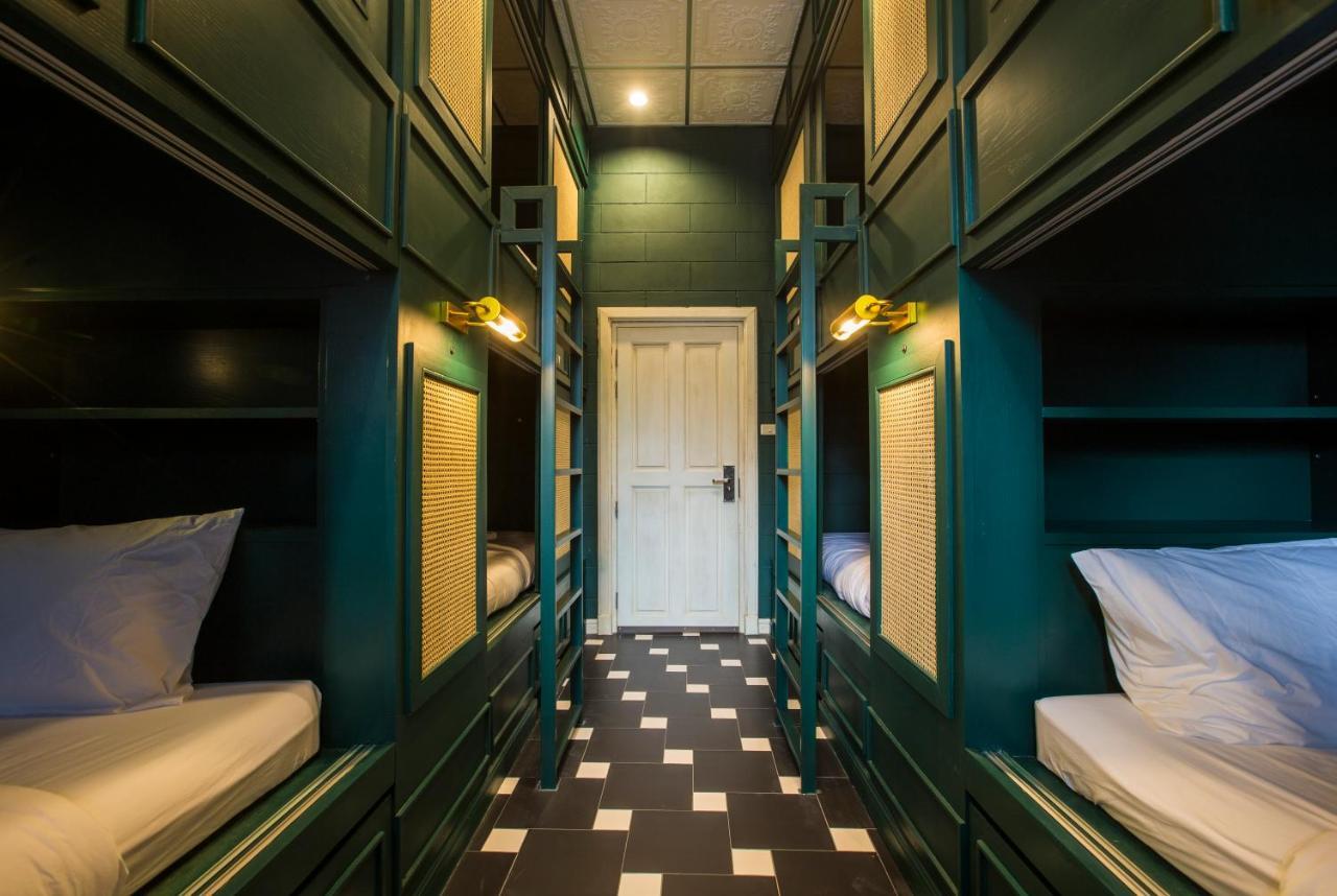 Azure Hostel Bangkok Extérieur photo