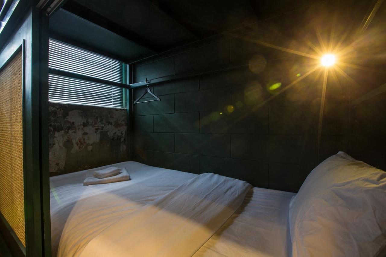 Azure Hostel Bangkok Extérieur photo