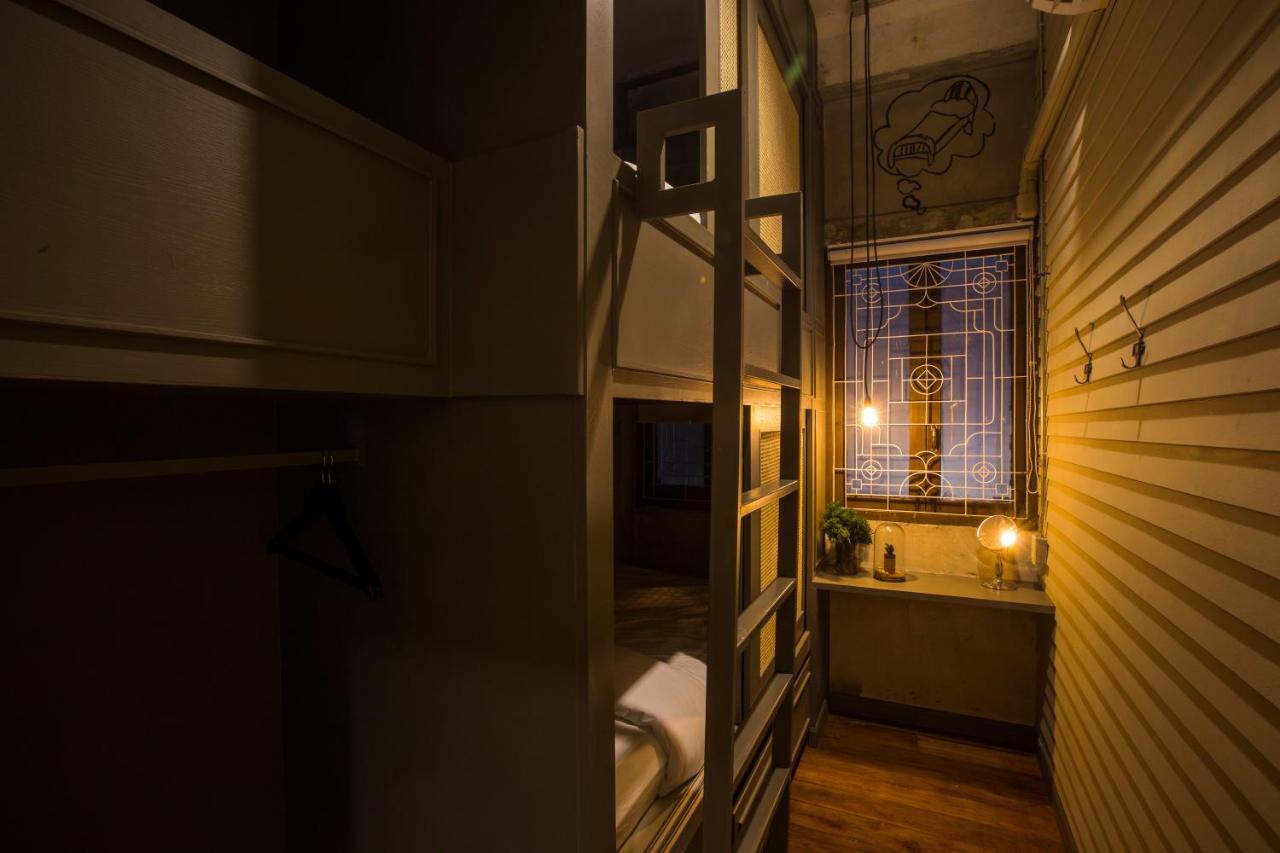 Azure Hostel Bangkok Extérieur photo